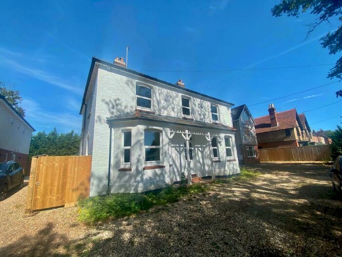 4 Bedroom Detached House To Rent In Kennylands Road, Sonning Common, RG4