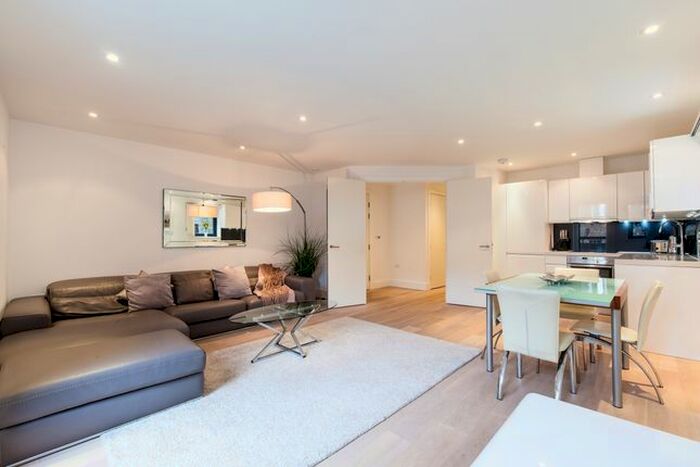1 Bedroom Flat To Rent In Piazza Residences, Bull Inn Court, Covent Garden, WC2R