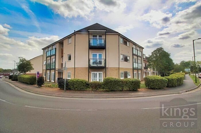 2 Bedroom Flat For Sale In The Cedars, Broxbourne, EN10