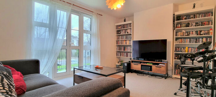 3 Bedroom Flat To Rent In Wingham House, Sydenham Avenue, London, SE26