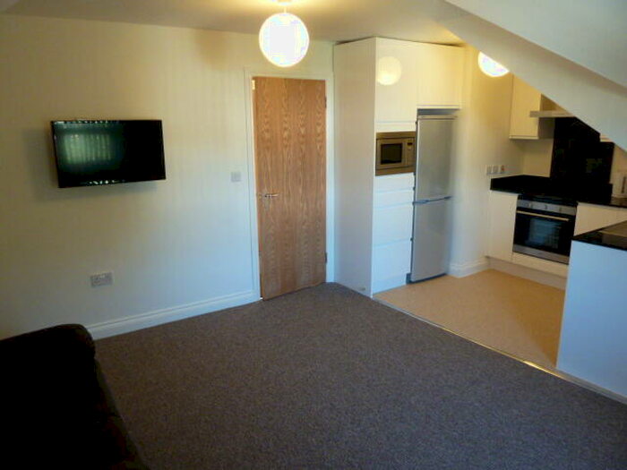 1 Bedroom Apartment To Rent In Napier Terrace, Flat, PL4