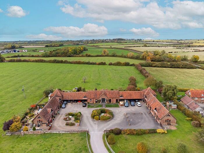3 Bedroom Barn Conversion For Sale In Long Marston, Tring, HP23