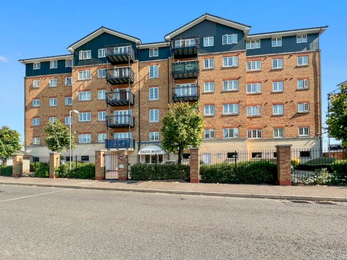 2 Bedroom Apartment To Rent In Baltic Wharf, Clifton Marine Parade, Gravesend, Kent, DA11