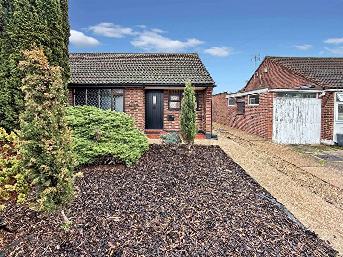 2 Bedroom Semi Detached Bungalow For Sale In Blackberry Farm Close, Heston, TW5