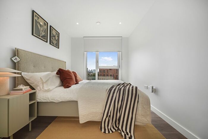 3 Bedroom Flat To Rent In Uncle, Deptford, SE8