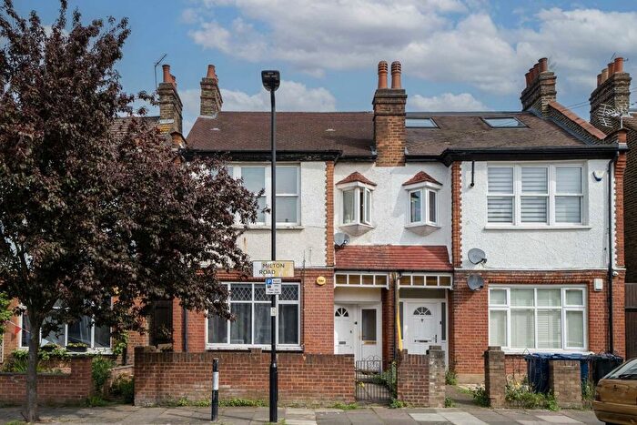 2 Bedroom Flat To Rent In Milton Road, Hanwell, W7