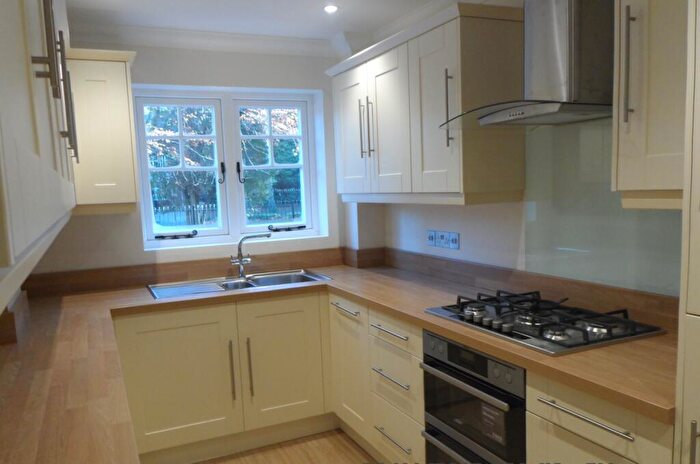 2 Bedroom Flat To Rent In Glenferness Avenue, Bournemouth, Dorset, BH4