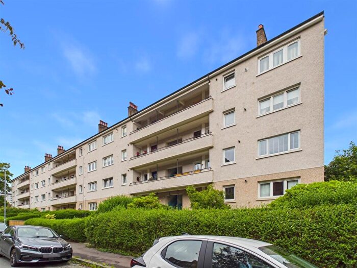 3 Bedroom Flat For Sale In Thornwood Gardens, Glasgow, G11