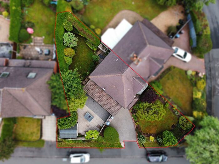 3 Bedroom Semi-Detached House For Sale In Meadow Brook Road, Birmingham, West Midlands, B31
