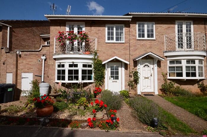 3 Bedroom Link Detached House For Sale In Collins Cross, Bishops Stortford, CM23