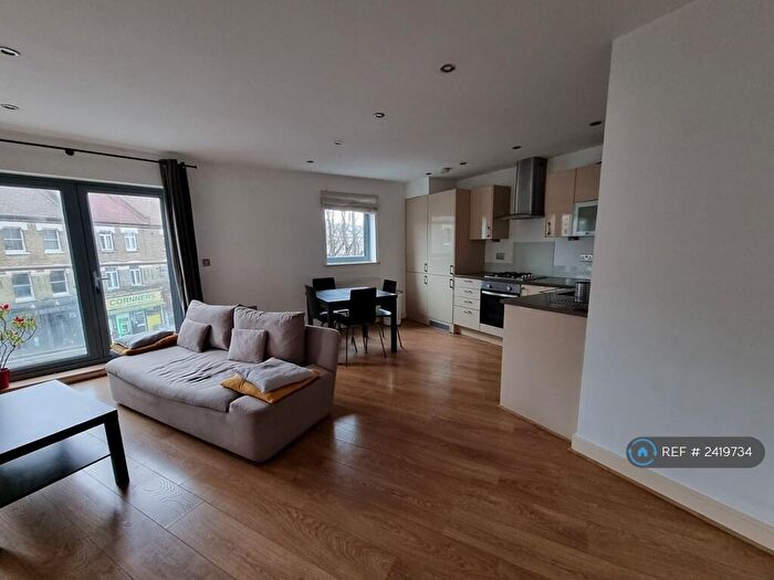 1 Bedroom Flat To Rent In Merryfield Court, London, SW11