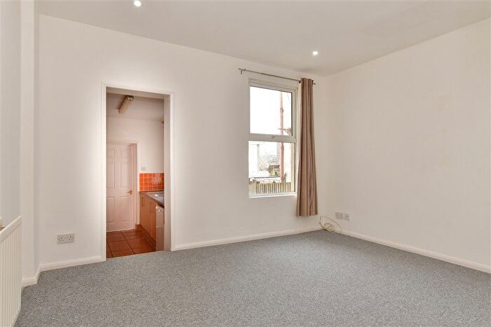 3 Bedroom Terraced House For Sale In Rochester Avenue, Rochester, Kent, ME1