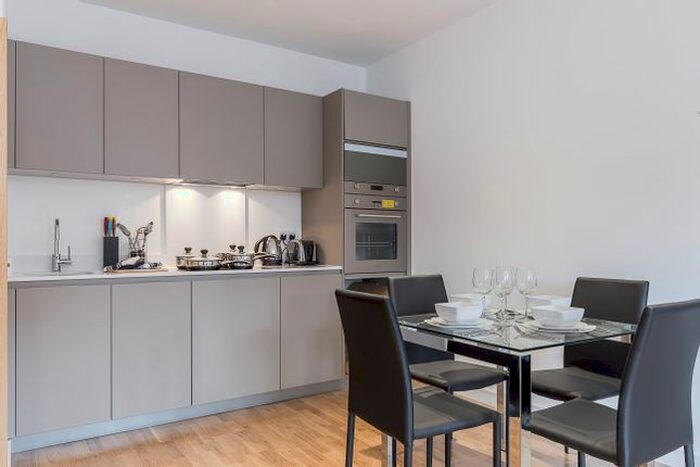 1 Bedroom Flat To Rent In Scimitar House, 23 Eastern Road, Romford, Essex RM1