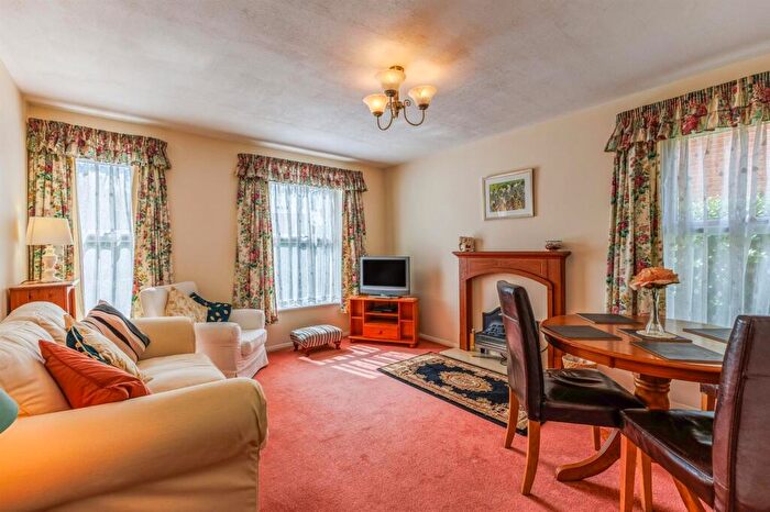 1 Bedroom Flat For Sale In Drapers Fields, Coventry, CV1 - Photo 2