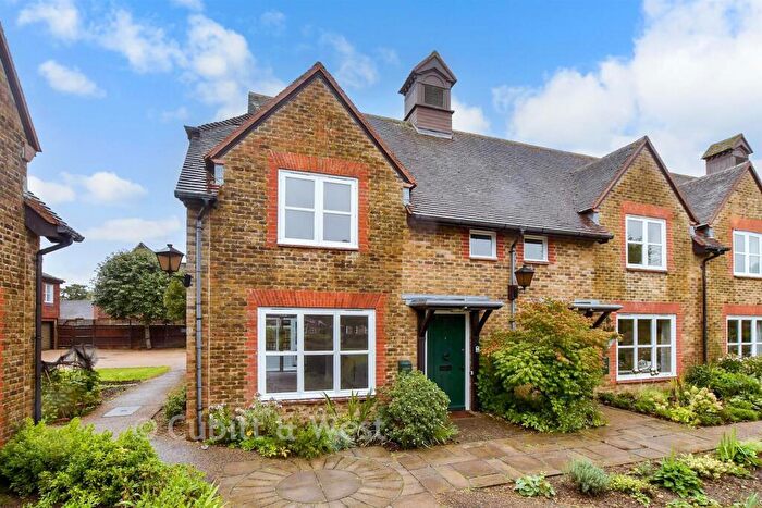 2 Bedroom End Of Terrace House For Sale In Bluecoat Pond, Christs Hospital, Horsham, West Sussex, RH13