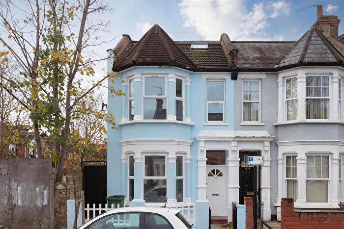 5 Bedroom End Terrace House For Sale In Leasowes Road, Leyton, E10