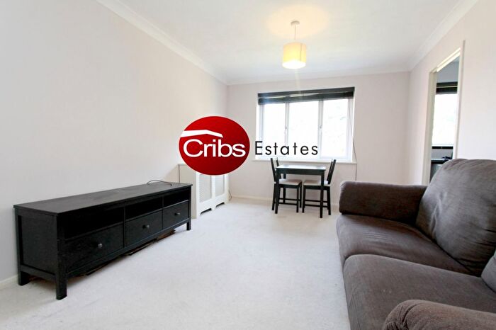 1 Bedroom Flat To Rent In Stirling Close, London, SW16