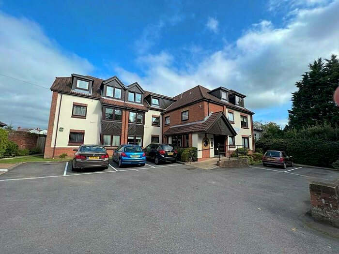 1 Bedroom Flat To Rent In Justine Court, Bitterne Road East, Southampton, SO18
