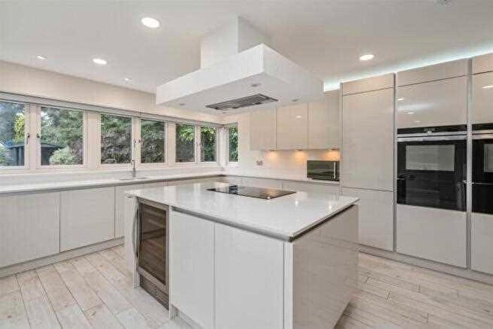 5 Bedroom Detached House To Rent In Alderbrook Road, Solihull, B91