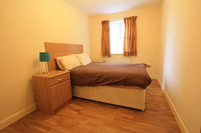 2 Bedroom Flat To Rent In Eaton Road, Sutton, SM2