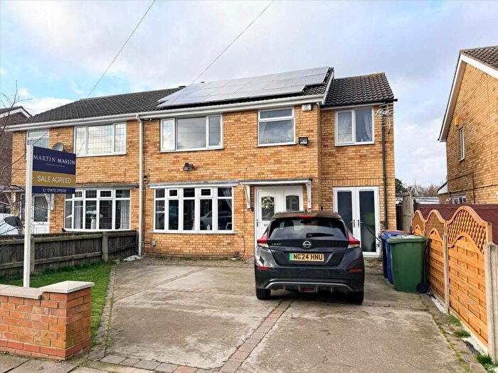 4 Bedroom Semi Detached House For Sale In Timberley Drive, Grimsby, DN37