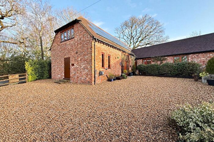 4 Bedroom Semi Detached House To Rent In Snakemoor Lane, Durley, Southampton, SO32