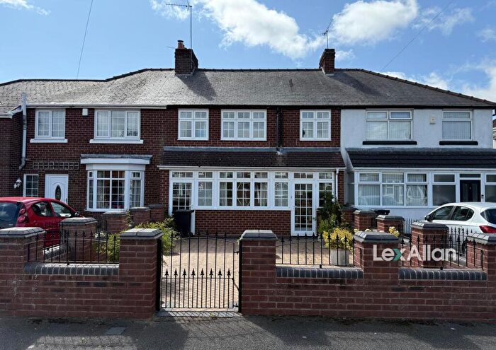 3 Bedroom Terraced House For Sale In St. Kenelms Avenue, Hayley Green, B63