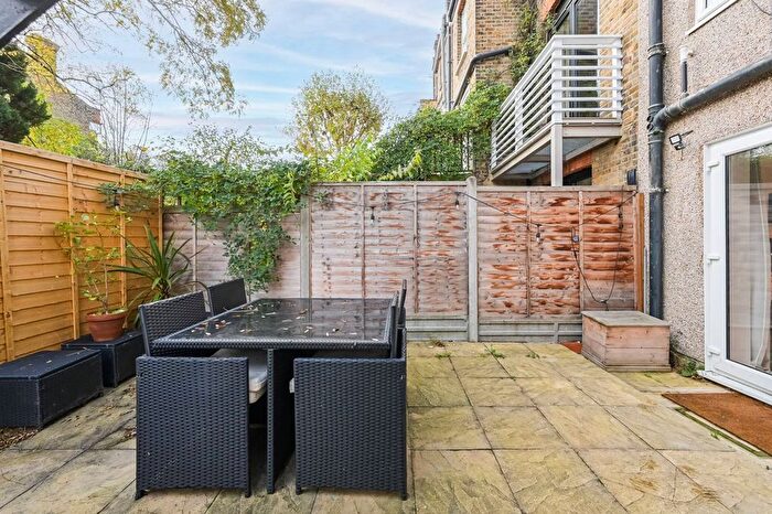 1 Bedroom Flat For Sale In Quernmore Road, Crouch End, London, N4