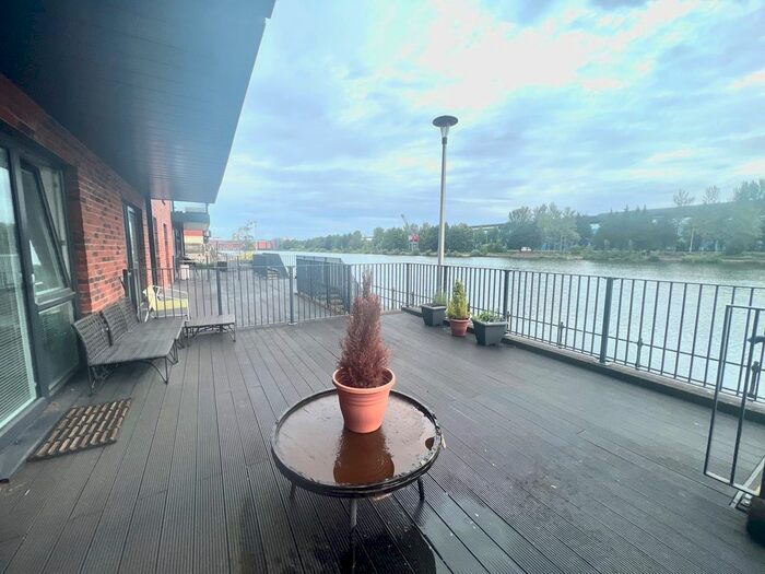 2 Bedroom Flat To Rent In Schooner Way, Cardiff, CF10