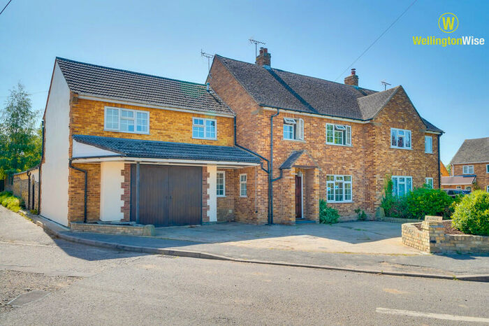 5 Bedroom Semi-Detached House For Sale In Church Street, Litlington, SG8