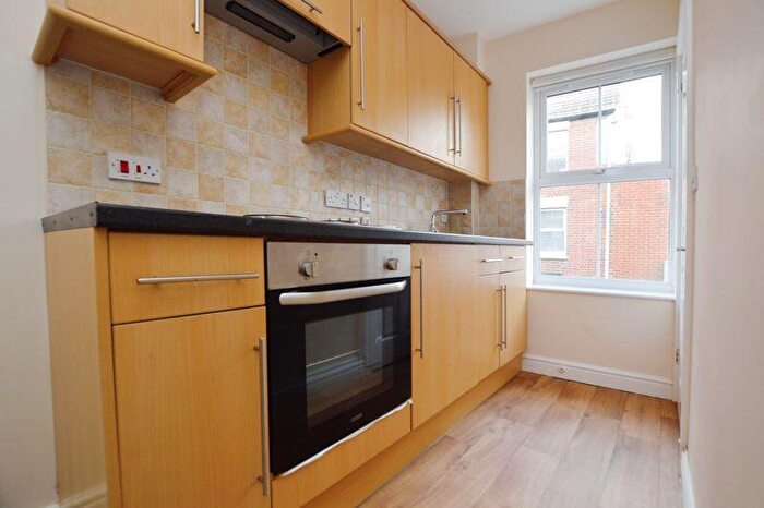 1 Bedroom Flat To Rent In Meadow Road, Salisbury, SP2