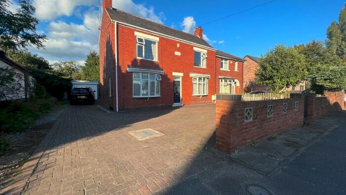 3 Bedroom Detached House To Rent In Creswell Road, Clowne, Chesterfield, S43