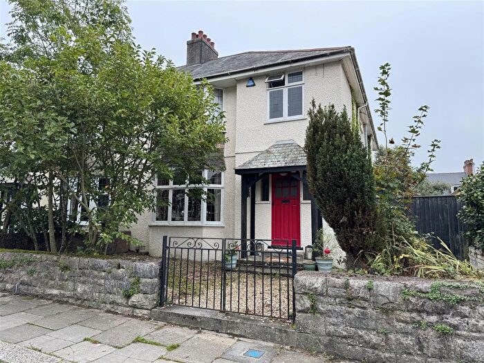 4 Bedroom Semi-detached House For Sale In Mannamead, Plymouth, PL3