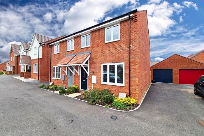 2 Bedroom Semi-Detached House To Rent In Floyer Grove, Shinfield, Reading, Berkshire, RG2