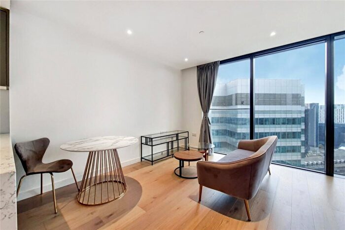 Flat To Rent In South Quay Plaza, Marsh Wall, E14