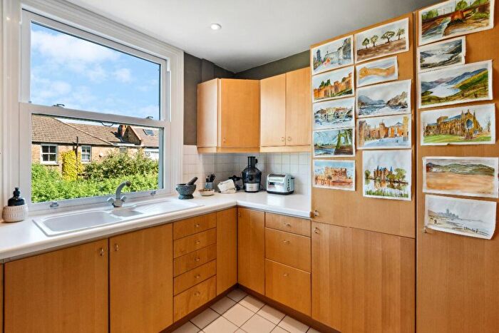 1 Bedroom Apartment For Sale In Second Avenue, London, SW14