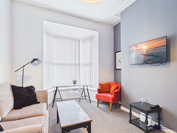 1 Bedroom Flat To Rent In Flat, Albert Avenue, Hull, HU3