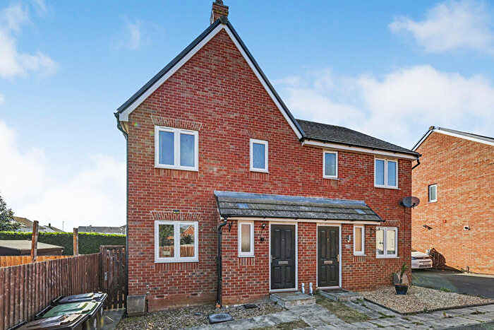 3 Bedroom Semi-Detached House To Rent In Chimney Crescent, Irthlingborough, NN9