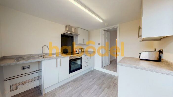 2 Bedroom Terraced House To Rent In White Street, Hull, HU3