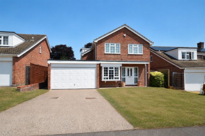 4 Bedroom Detached House For Sale In Picton Way, Caversham, Reading, RG4