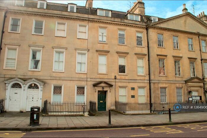2 Bedroom Flat To Rent In North Parade, Bath, BA2