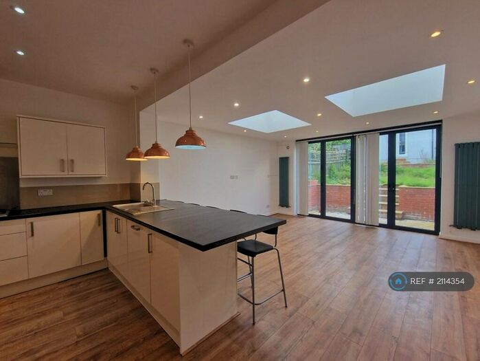 5 Bedroom Terraced House To Rent In Hampden Way, London, N14