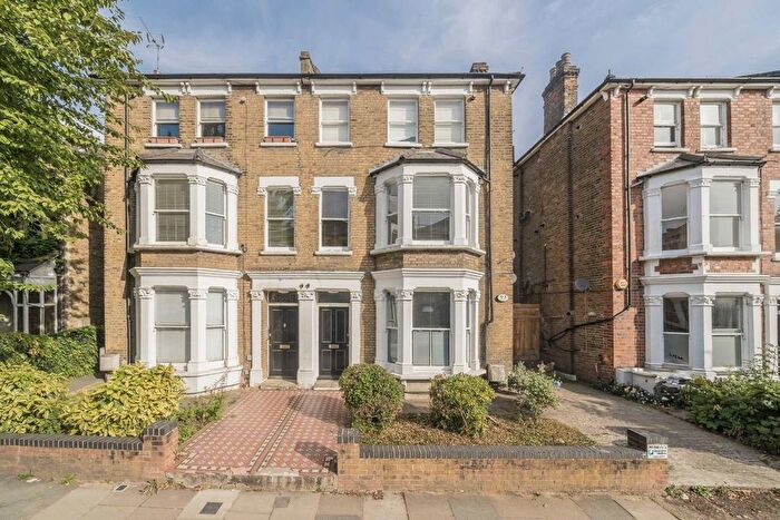 2 Bedroom Flat For Sale In Dyne Road, Brondesbury Park, NW6