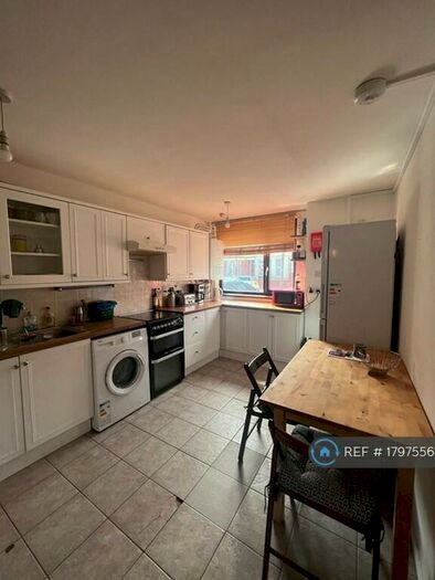 1 Bedroom Flat To Rent In Canning Crescent, London, N22