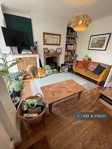 2 Bedroom End Of Terrace House To Rent In Clifton Road, Nottingham, NG11