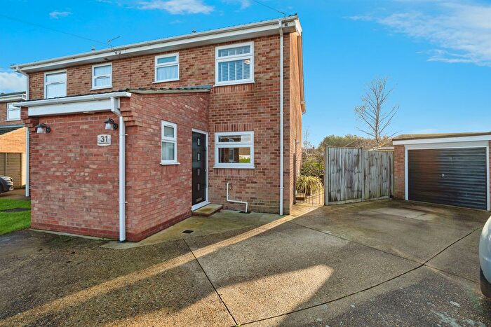 3 Bedroom Semi Detached House For Sale In Sparrow Close, Bradwell, Great Yarmouth, NR31