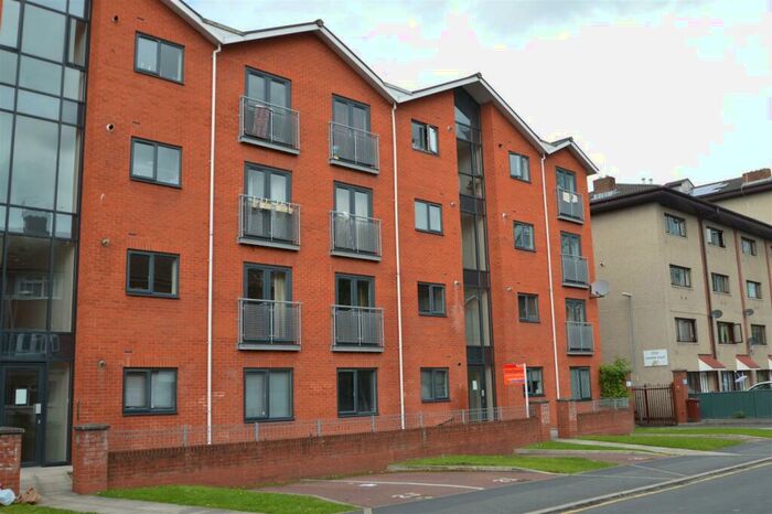 2 Bedroom Flat To Rent In Newcastle Street, Hulme, Manchester, M15