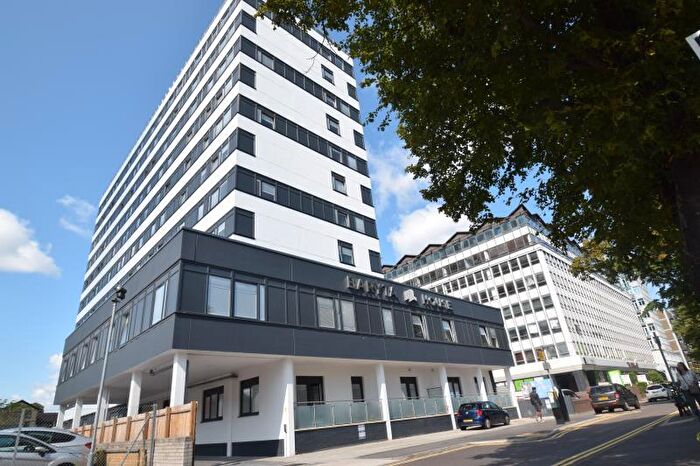 1 Bedroom Flat To Rent In Victoria Avenue, Southend On Sea, Essex, SS2