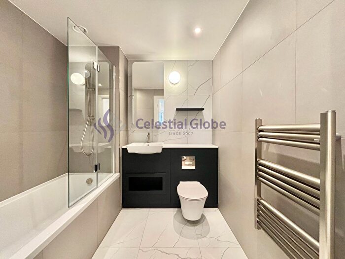 1 Bedroom Flat To Rent In Western Gateway, London, E16