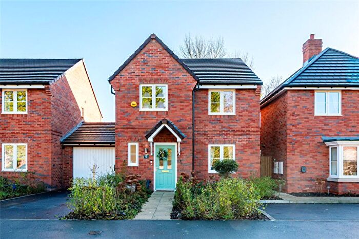 4 Bedroom Link Detached House For Sale In Crown Way, Longwick, Princes Risborough, Buckinghamshire, HP27
